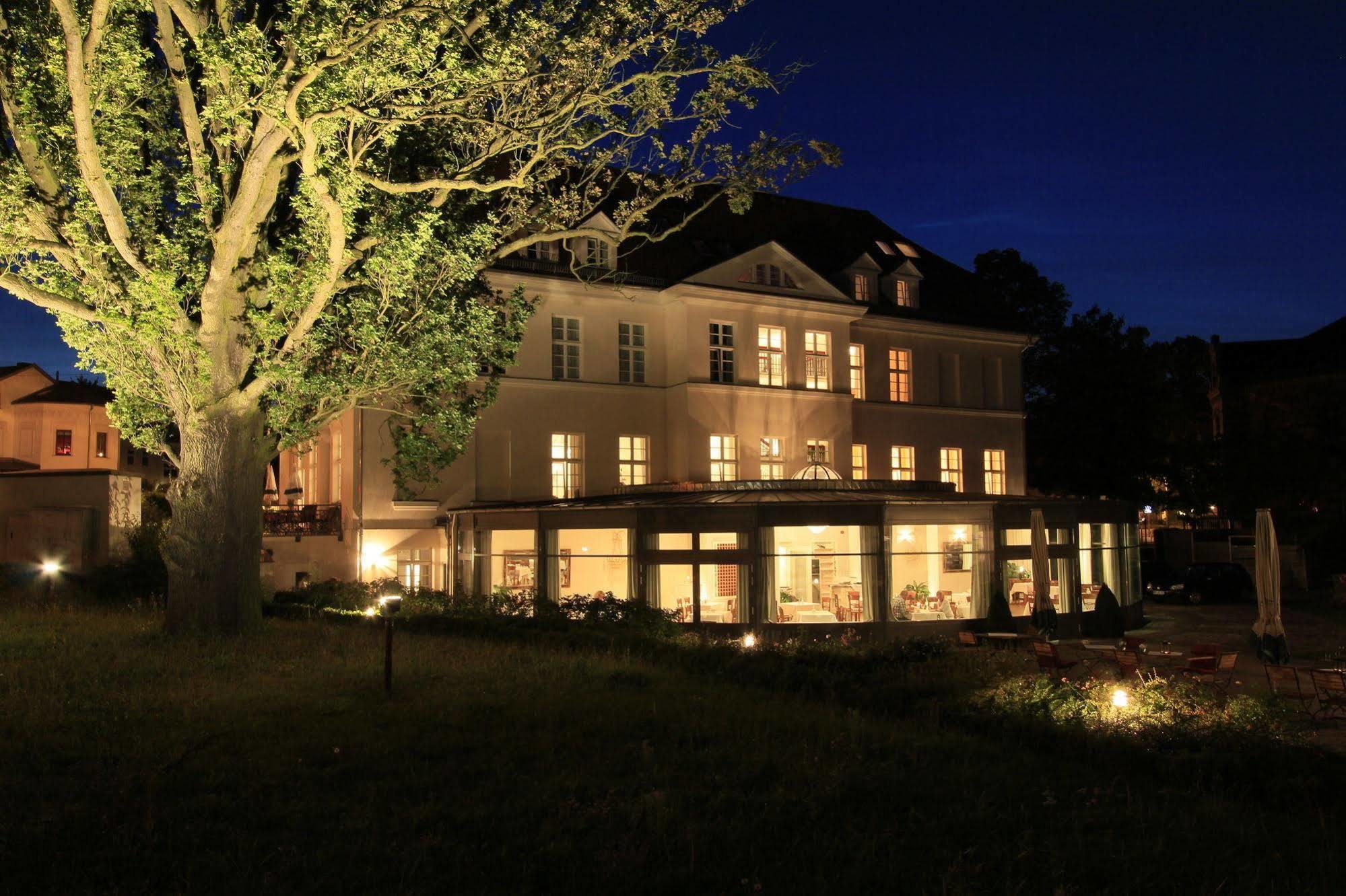 Hotel Prinzenpalais Bad Doberan Exterior photo